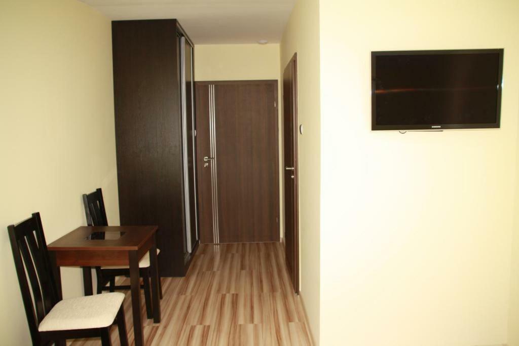 Hotel For You Pabianice Ngoại thất bức ảnh